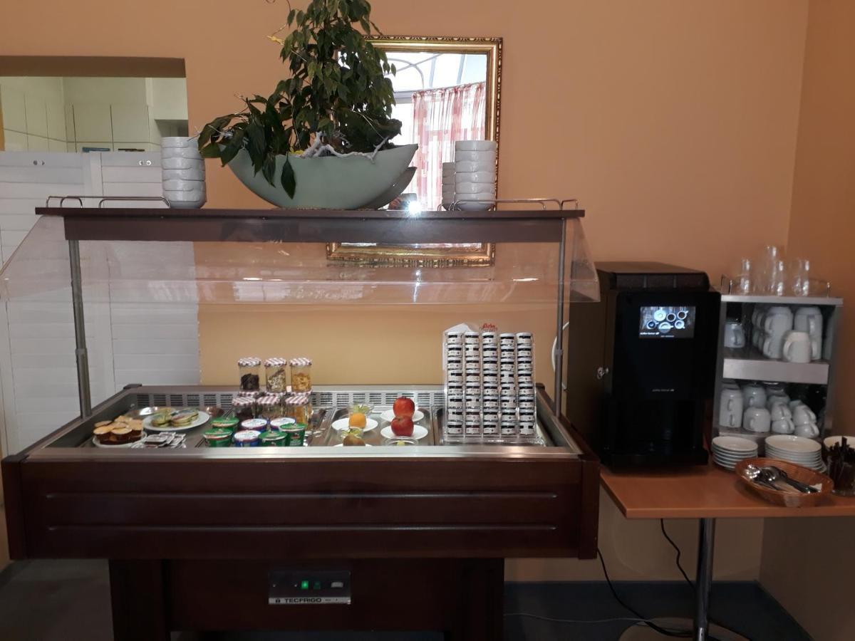 Hotel Garni Am Markt - Businesshotel - Fruehstuecksbuffet - Fahrradabstellplatz - Hunde Willkommen Neustadt bei Coburg Zewnętrze zdjęcie
