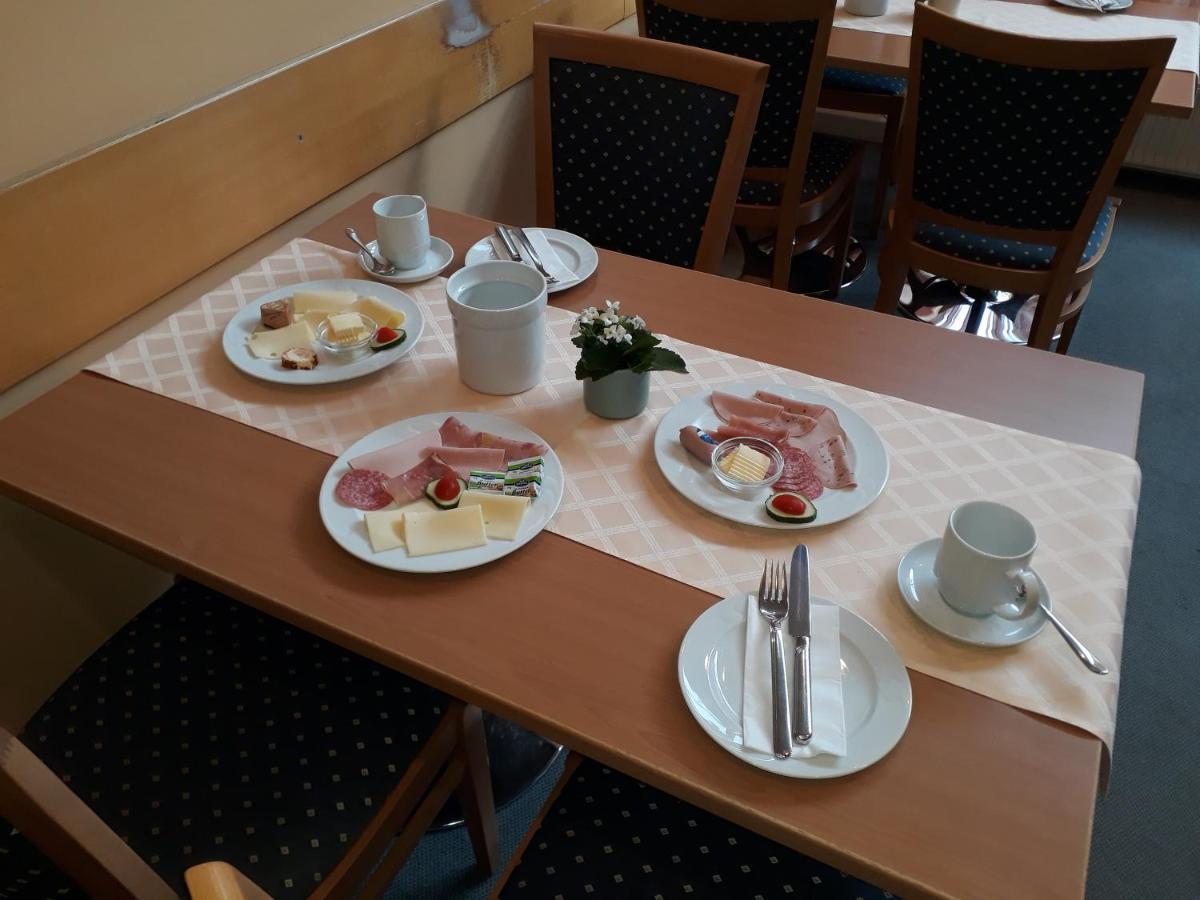Hotel Garni Am Markt - Businesshotel - Fruehstuecksbuffet - Fahrradabstellplatz - Hunde Willkommen Neustadt bei Coburg Zewnętrze zdjęcie